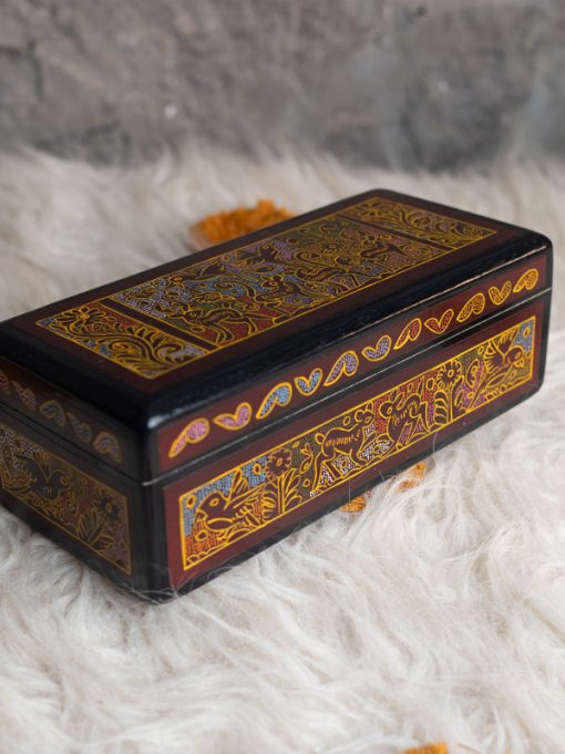 Caja esclavera de madera laqueada