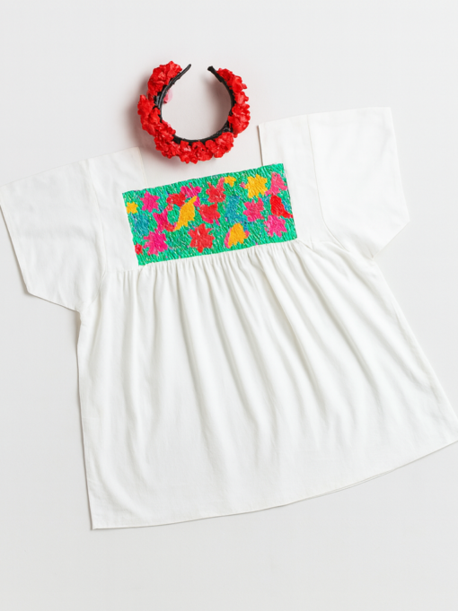 Blusa Contemporánea con Bordado Nahua, Chachahuantla, Sierra Norte de Puebla