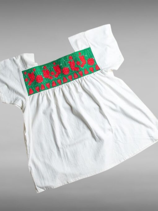 Blusa Contemporánea con Bordado Nahua Tradicional – Chachahuantla, Sierra Norte de Puebla