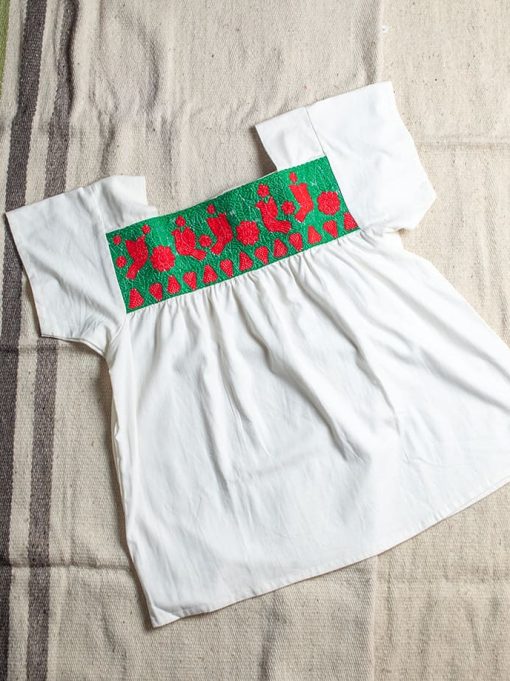 Blusa Contemporánea con Bordado Nahua Tradicional – Chachahuantla, Sierra Norte de Puebla