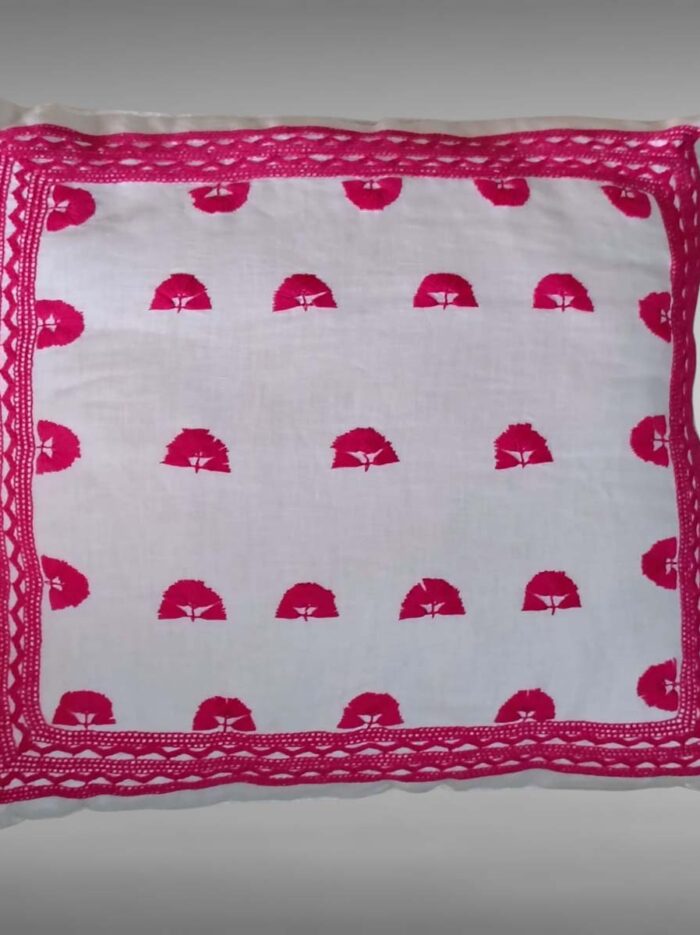 COJIN BLANCO CON ROSA 1