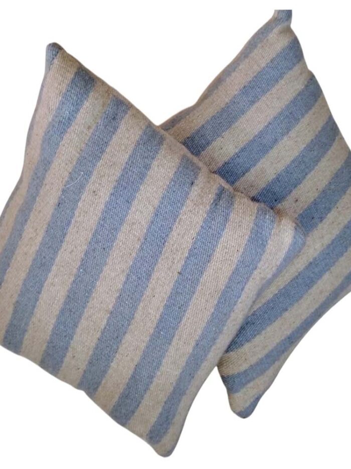 cojin rayado azul 1